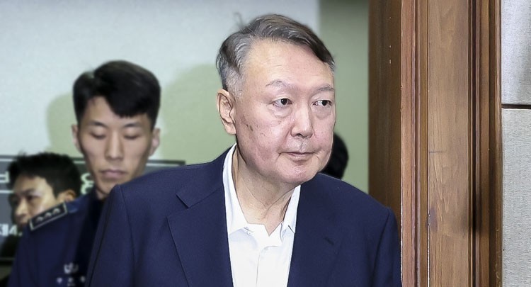 尹锡悦涉嫌违反《政治资金法》案将于3月17日举行首场庭审