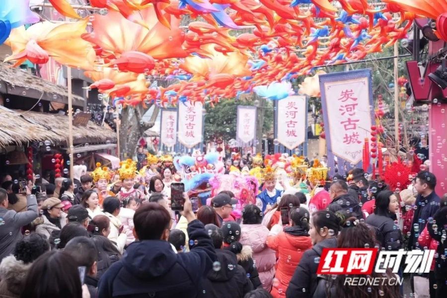  好评中国丨春节文旅“热辣滚烫”，燃动活力中国“新引擎”