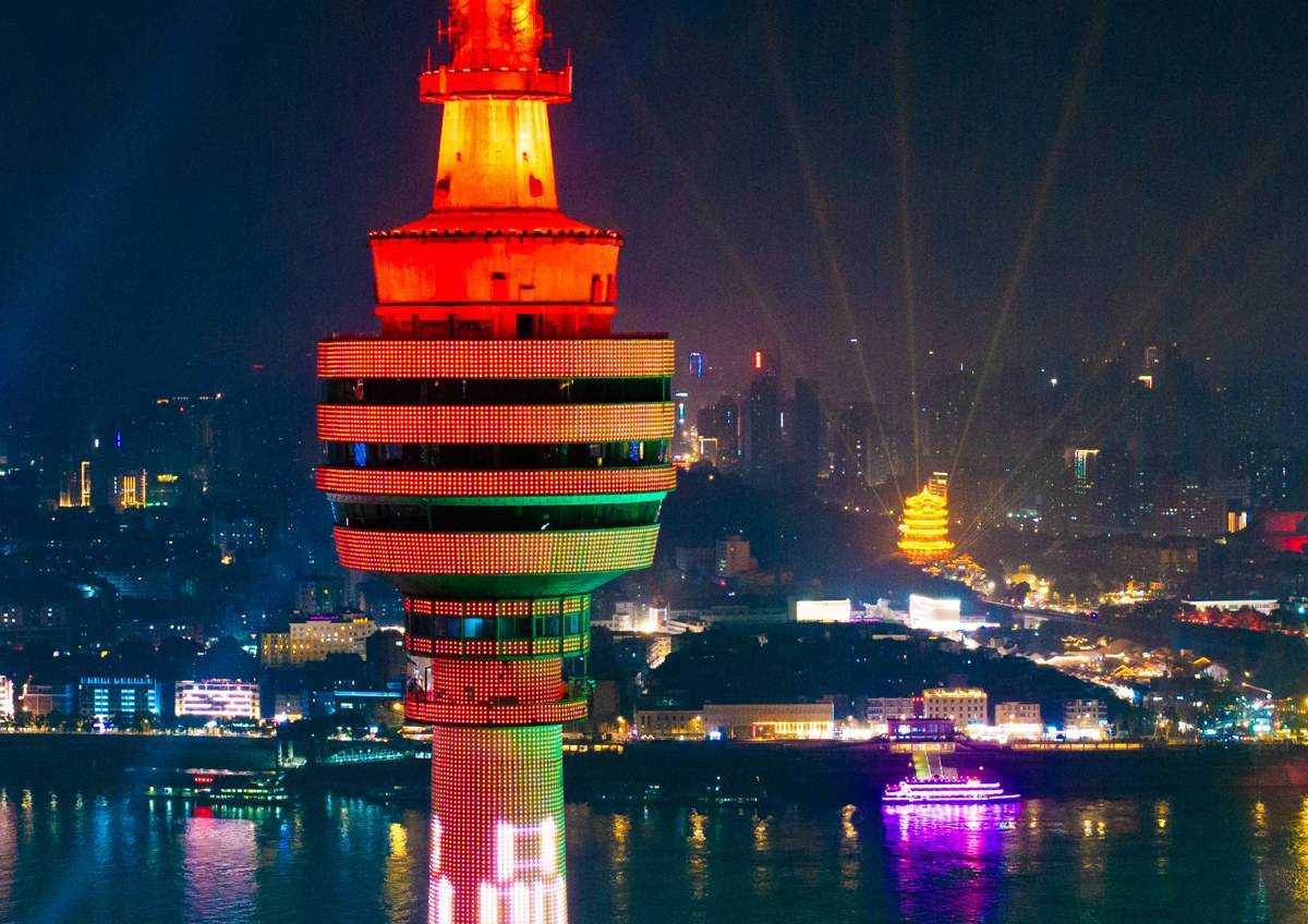 中国首座，比东方明珠早 10 年！武汉龟山电视塔春节重启