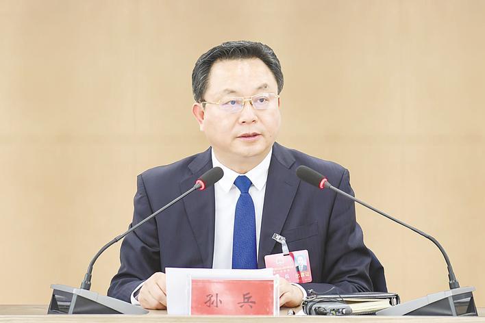 加快建设“两区一枢纽” 在湖北支点建设中当先锋、作贡献