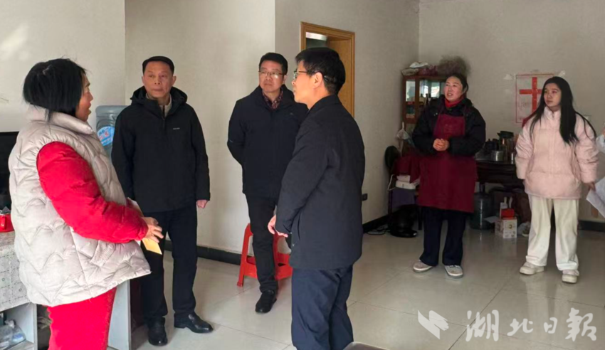 应城市审计局开展节前走访慰问暖人心