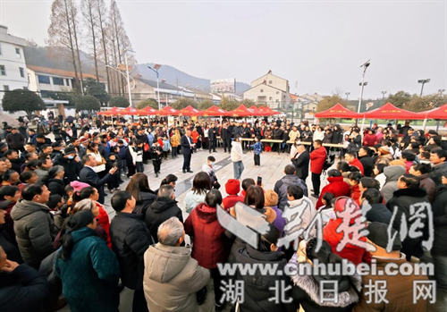  荆门市东宝区仙居乡：游子归乡赶大集，欢声笑语品团圆