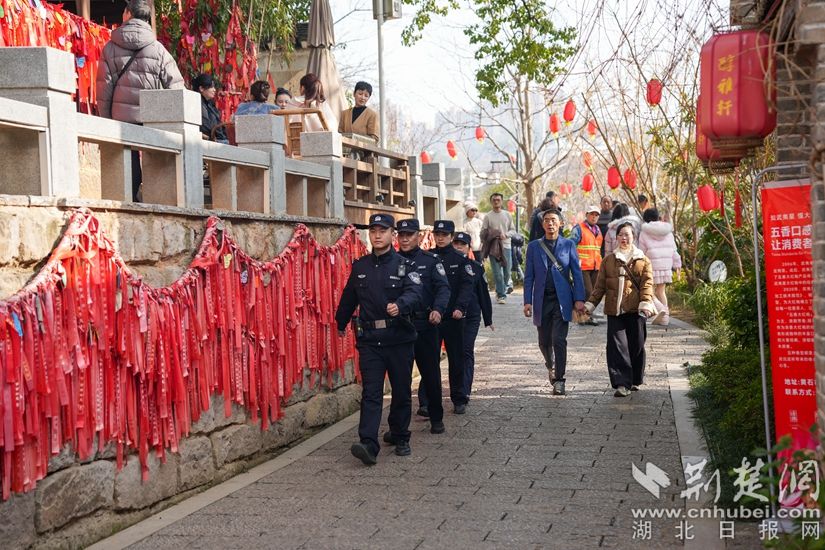 春节期间，黄石公安让年味更有“安全味”