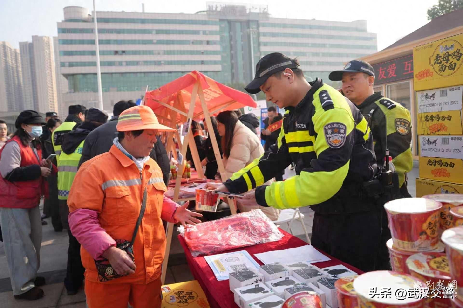 春运大幕启，武汉交警全员在岗护航