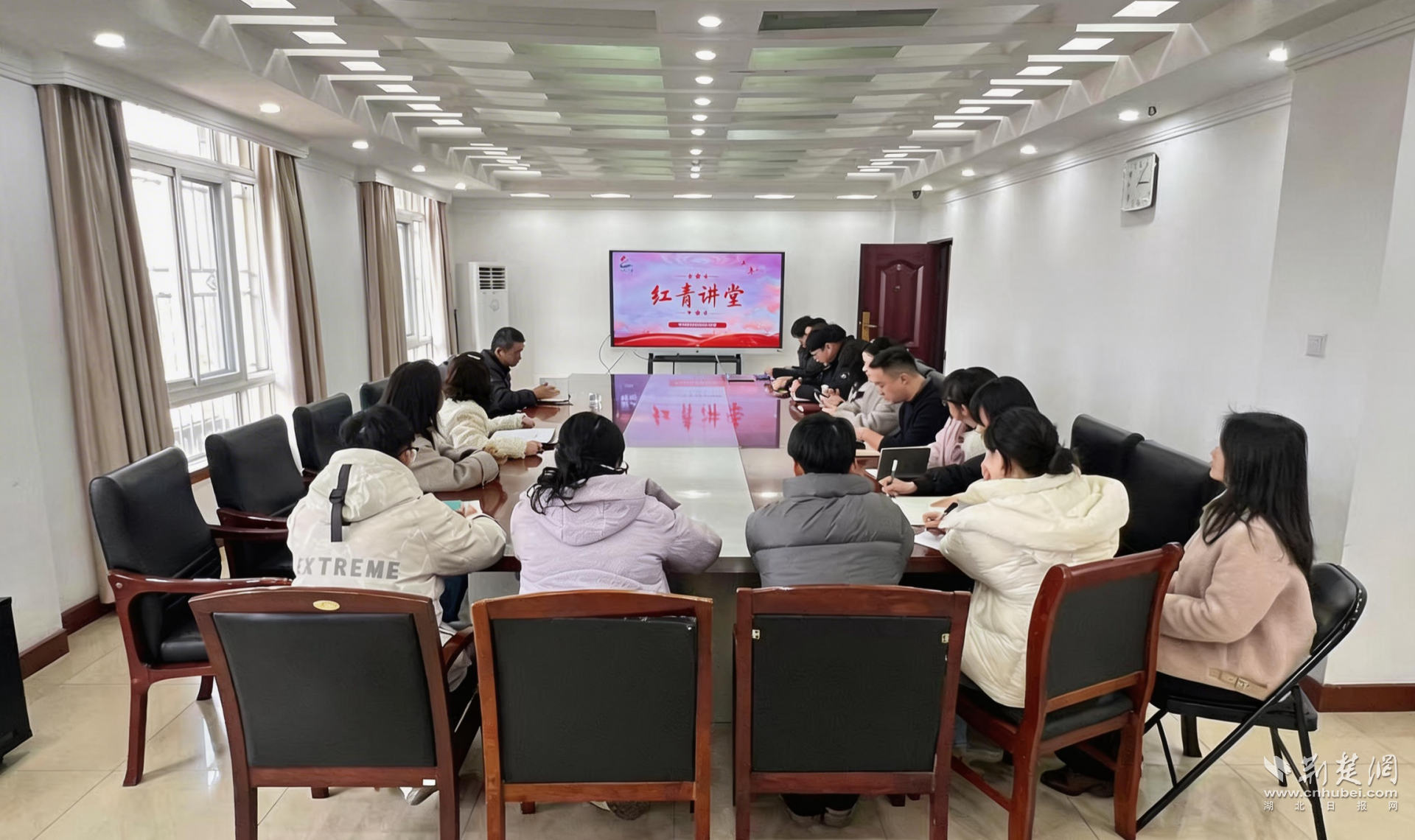 青山区“红青讲堂”首期开讲 聚焦“两法”修订赋能队伍建设