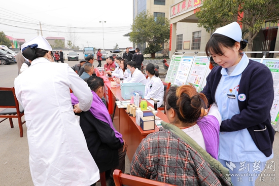 浠水县卫健局开展“新春送暖 健康同行”科普义诊活动