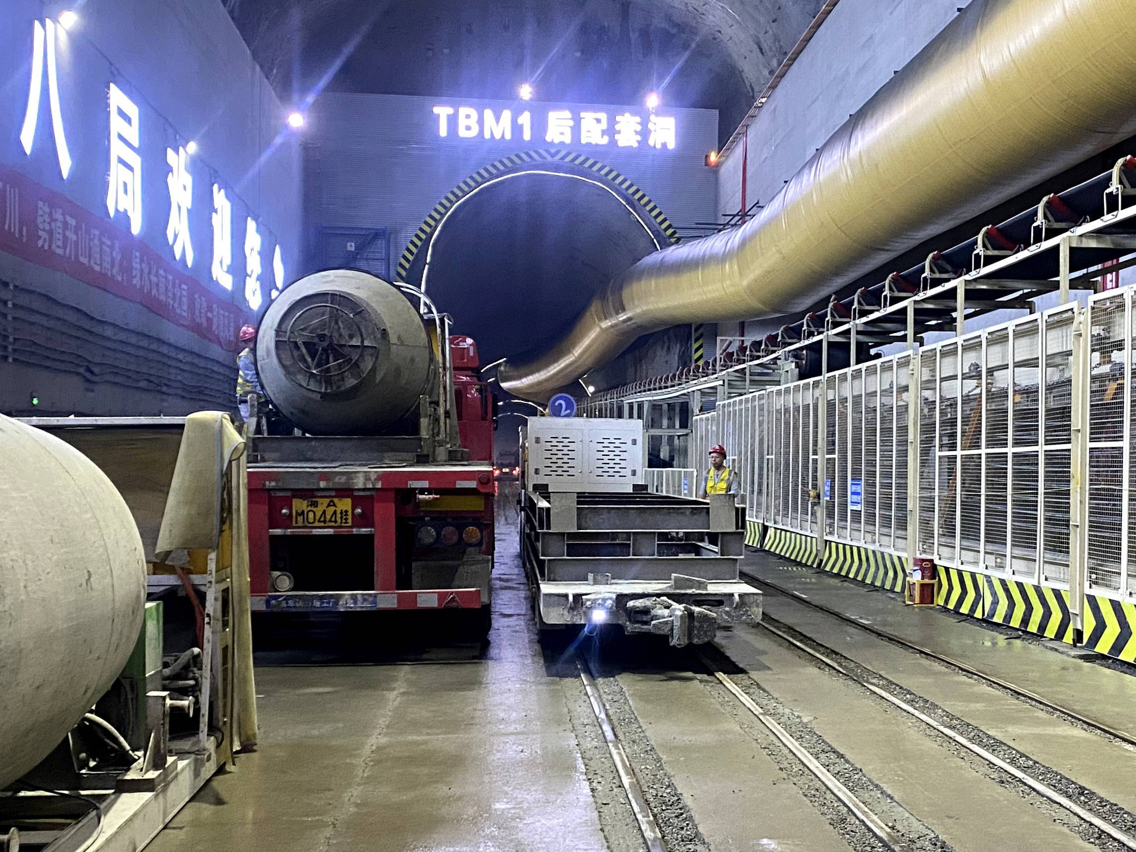  夷陵：新春走基层丨春节不停工 引江补汉工程建设者坚守一线过大年