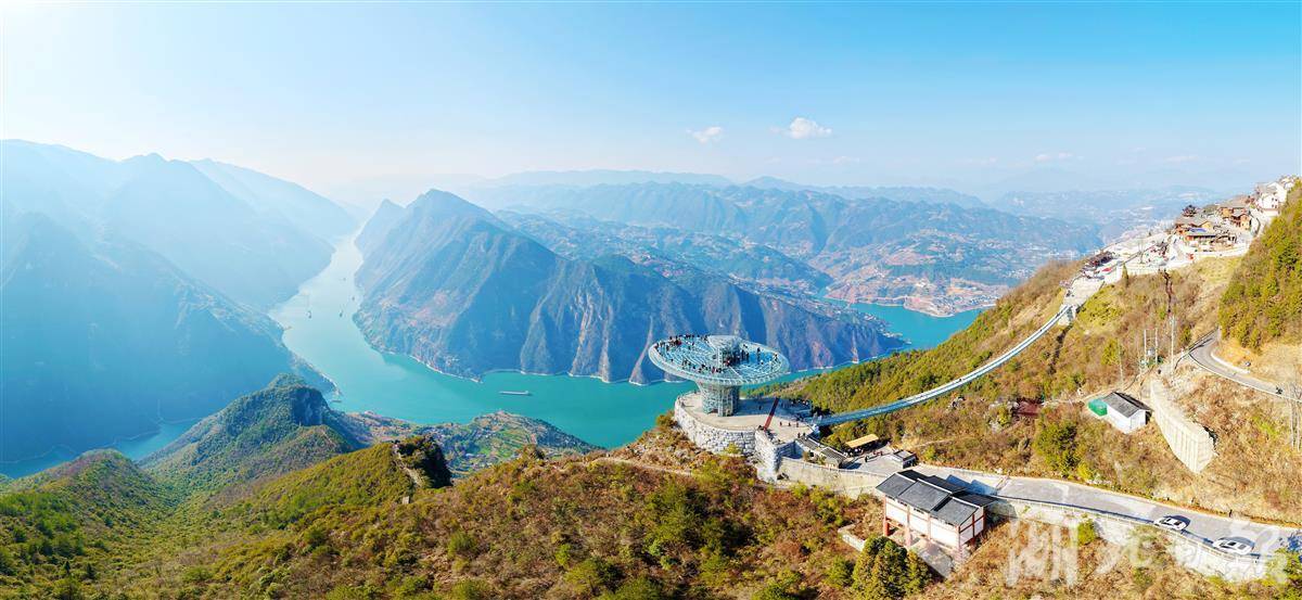  巫峡口景区春节人气旺