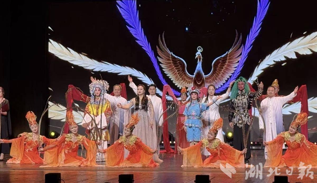  湖北艺术家春节前赴波兰演绎荆风楚韵
