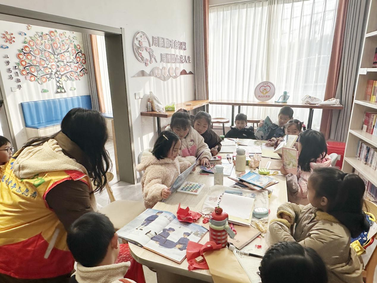  荆州市六合垸管理区寒假“爱心托管班”温暖开班