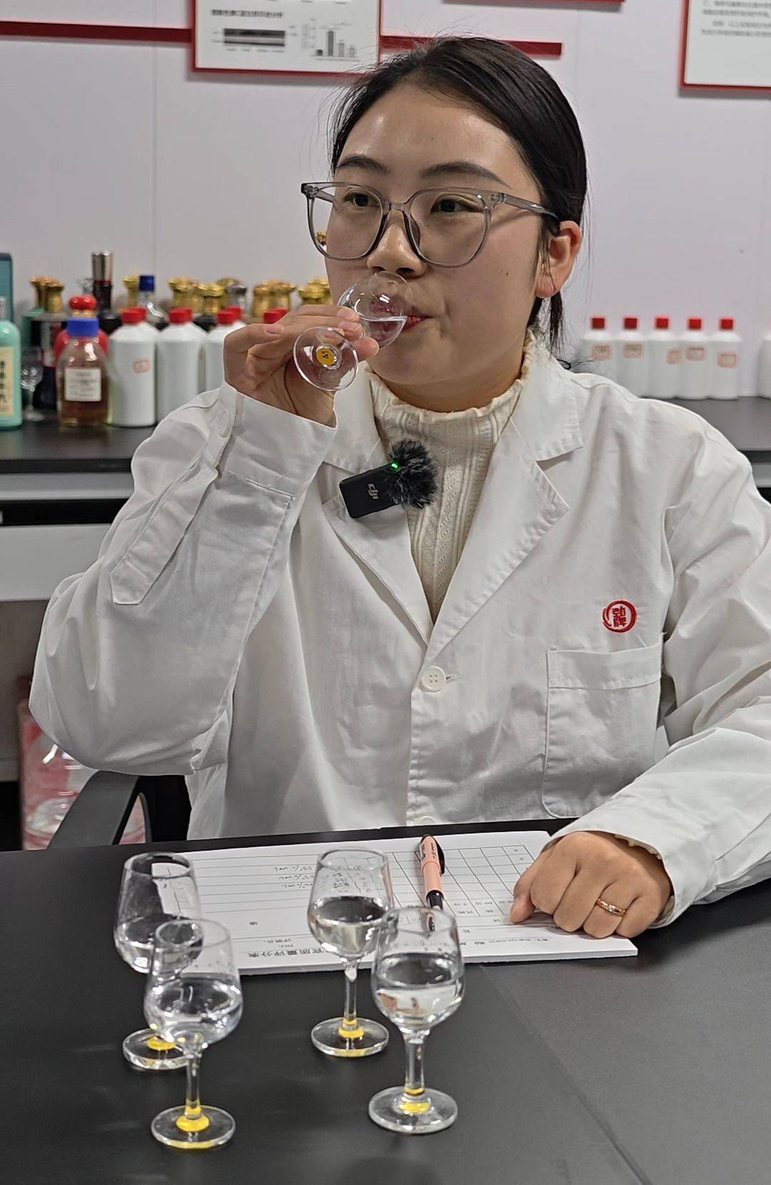  轶清二楚｜为了揭秘这个职业，记者挑战了国家级大师！