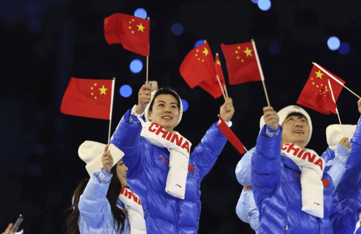 揭秘！米兰冬奥开幕式中国队入场装备细节亮点