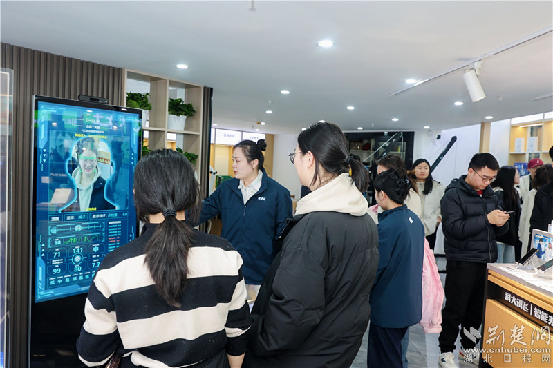 人工智能7S旗舰店落户武昌，滨江数创走廊再添顶级新引擎