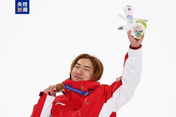 视频丨苏翊鸣夺牌、谷爱凌携新秀晋级 首个比赛日见证中国冰雪运动成长