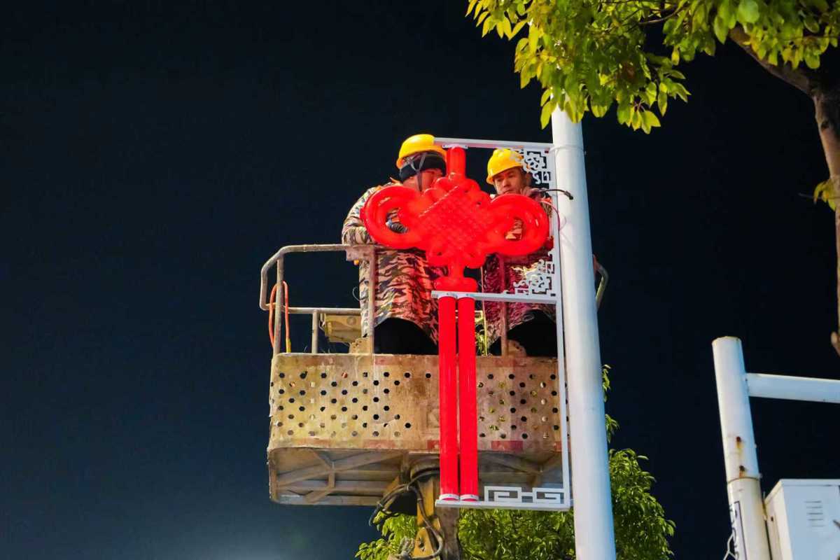 武汉开始挂灯笼了！满城红韵迎新春