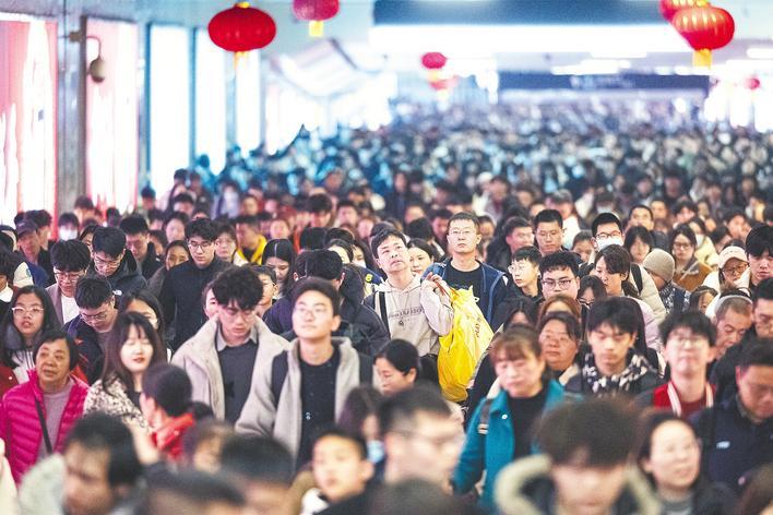 行囊装满牵挂 新年奋力打拼