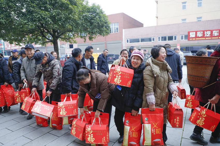 鹤峰：立春送暖 75名返乡务工人员感受“家”的温度