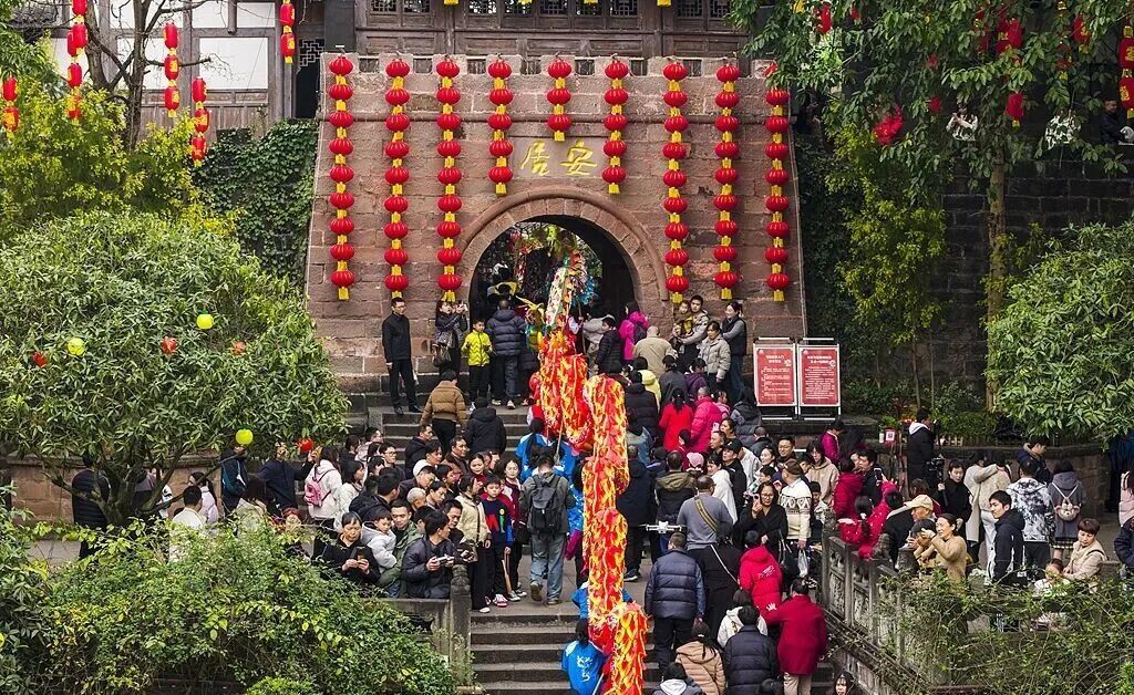 “春晚效应”持续释放，新春消费新意浓！