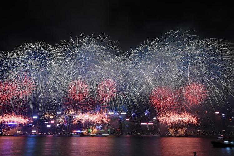 Hong Kong celebrates Year of the Horse with fireworks show