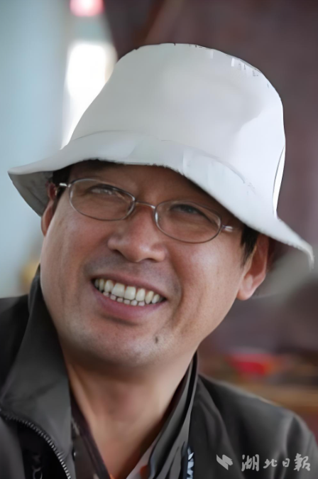 应城两名作家诗集同步入选“大江文集”丛书出版发行