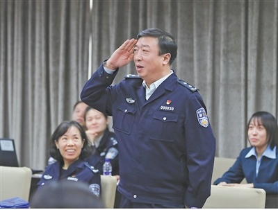  从警36年，他常讲一句话：老百姓的事都是大事