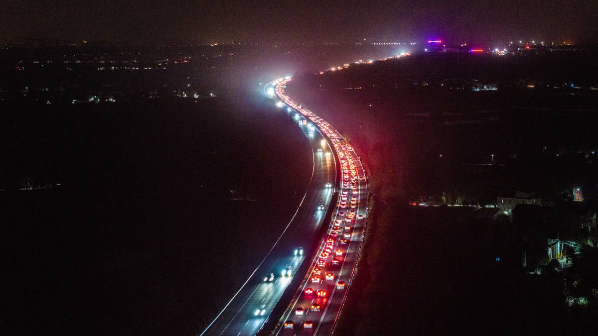  春运公路返程客流进入高峰