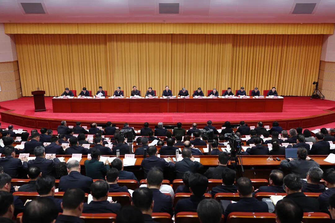  新春第一会剑指“干部素质建设”！湖北这步棋，藏着荆楚百姓的盼头