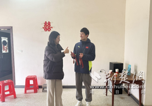  钟祥市残联走访慰问残疾人运动员