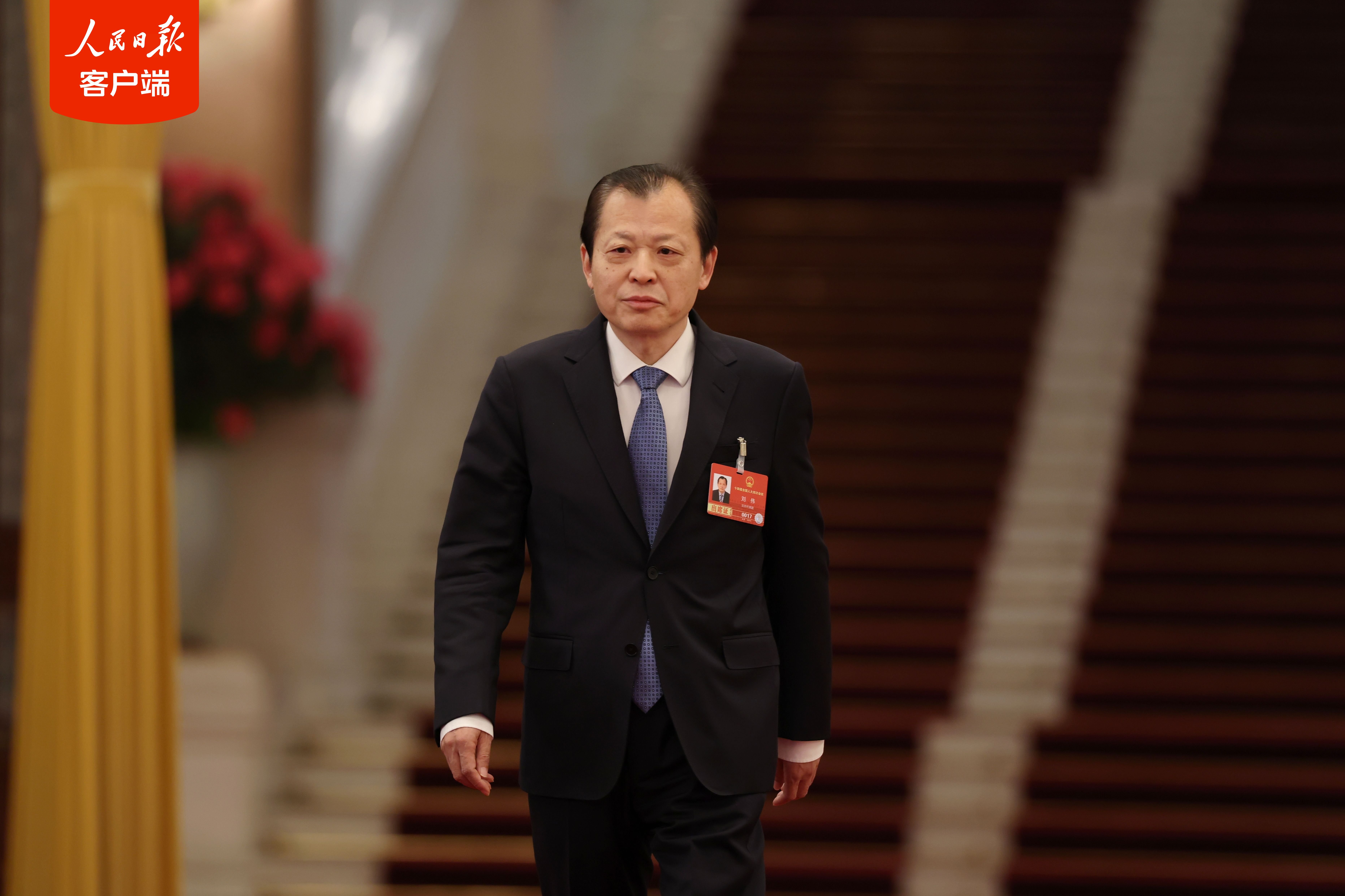  交通运输部部长：目前我国平均每人每周收3件快递