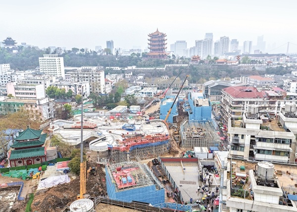 打造多维黄鹤楼同框点位 司门口红墙升级改造
