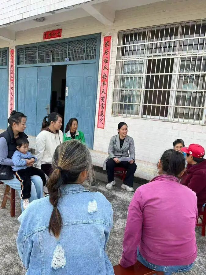  全国人大代表、监利精华水稻种植专业合作社理事长毕利霞—— 携田间心声 赴两会之约