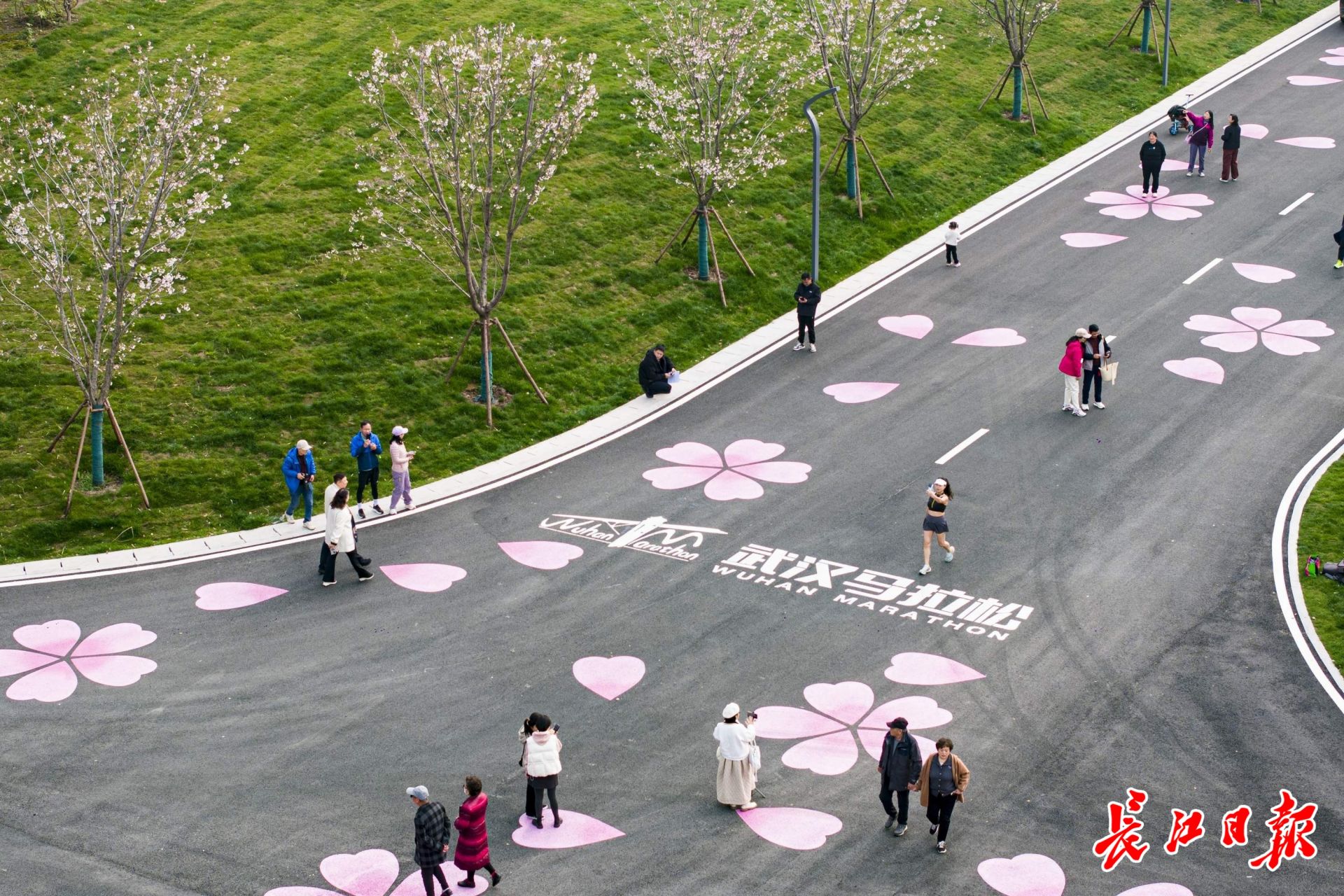 汉马之变：一座城的奔跑与跨越
