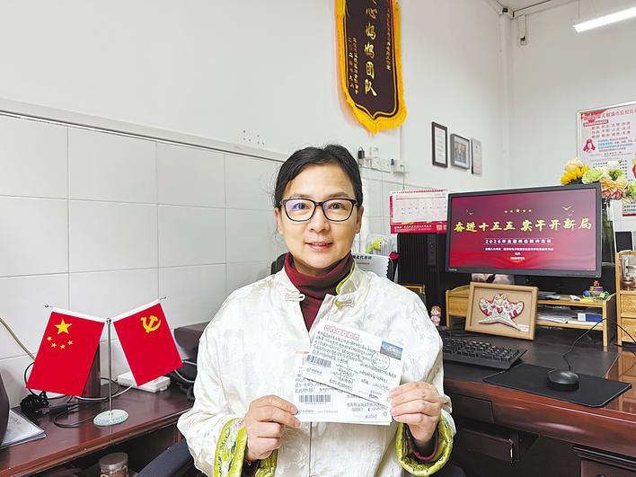 武汉阿妈收到西藏孩子寄来的“山”和“湖” 跨越三千公里而来的，还有一封封满载童真和感恩的回信