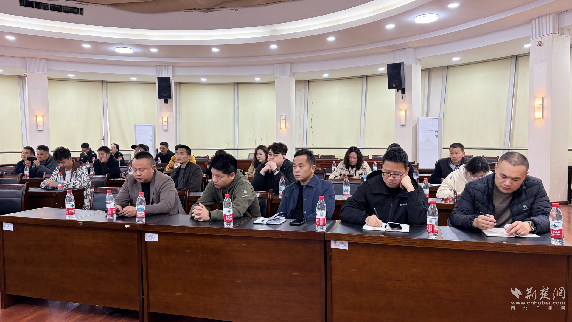 武汉应急执法支队精准帮扶洪山楼宇企业夯实安全根基