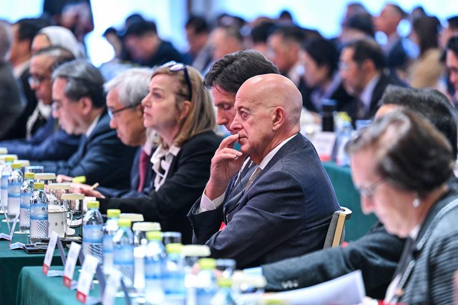  Xinhua Commentary: China serves as crucial pillar of stability, certainty in turbulent world