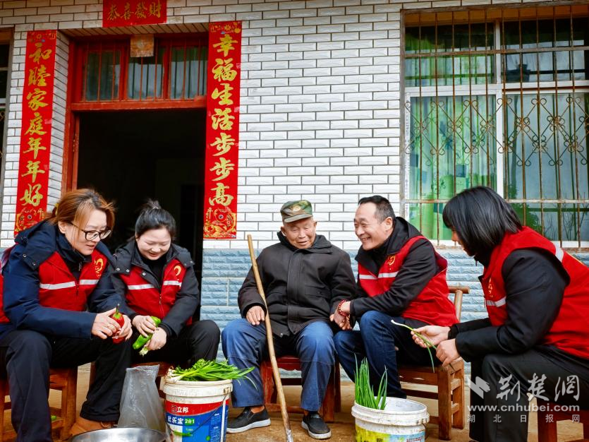  孝昌收费站：元宵传暖意 志愿护安康