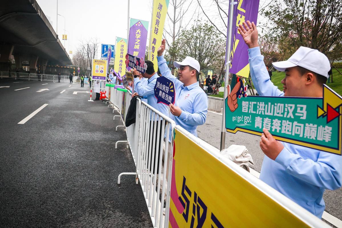 2026武汉马拉松：全马跑者首次体验东湖白马道