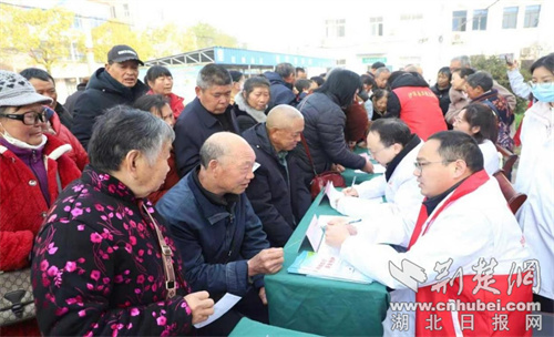 沙洋县沈集镇中心卫生院开展专家下沉暨送健康服务大型义诊活动