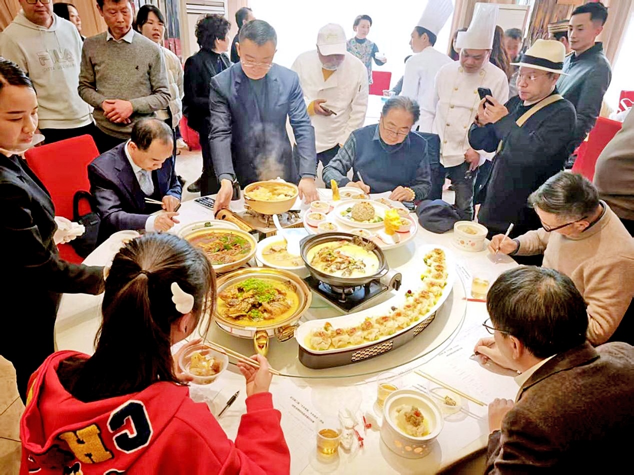 第二届武汉“十大名菜、十大名点”评审火热开评 72道名菜和76道名点同台竞香
