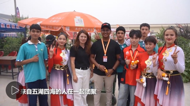  （侨乡故事）老挝留学生：一场篝火晚会把各民族融在一起