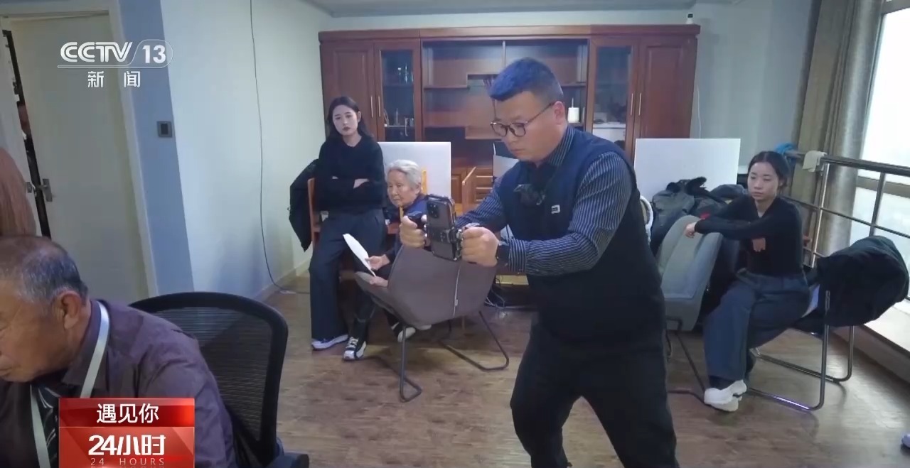 遇见你丨为老人带来快乐90后回村带大爷大妈拍“土味”(图12)