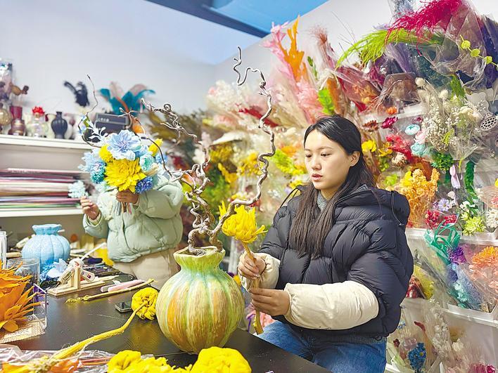  襄阳永生花 绽放东南亚