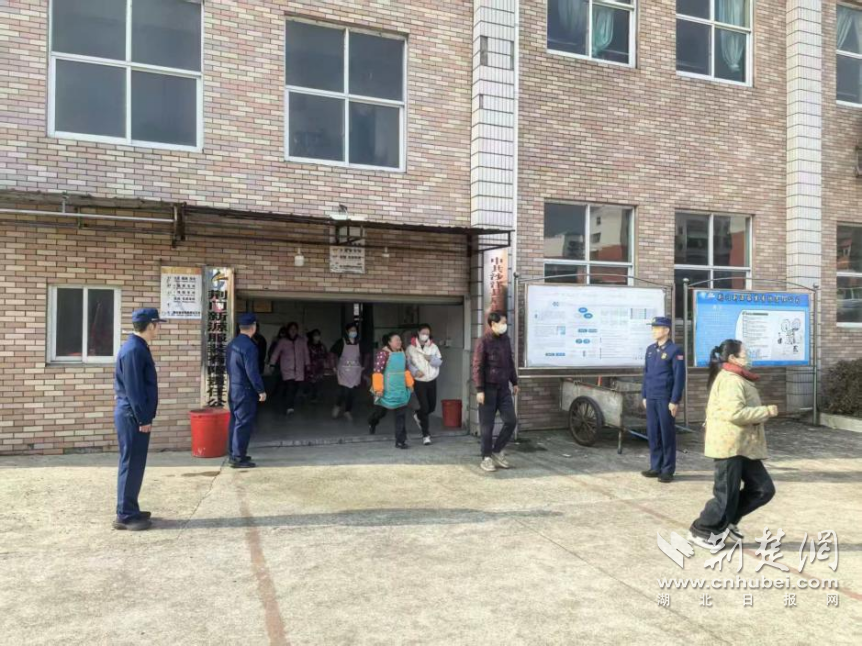 沙洋县后港镇：筑牢安全防火墙 织就民生防护网
