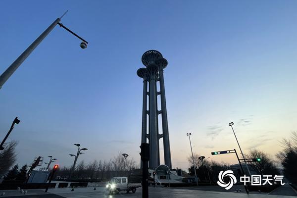 北京今天五级阵风 昼夜温差大 明夜西部北部有小雨