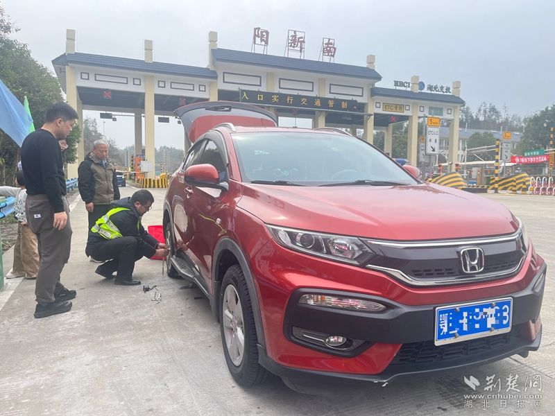 湖北交投阳新南收费站的元宵暖途守护