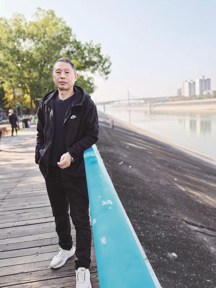  烈火中砸窗救出被困女孩 危急时合力控制持刀歹徒 湖北四人荣登见义勇为勇士榜