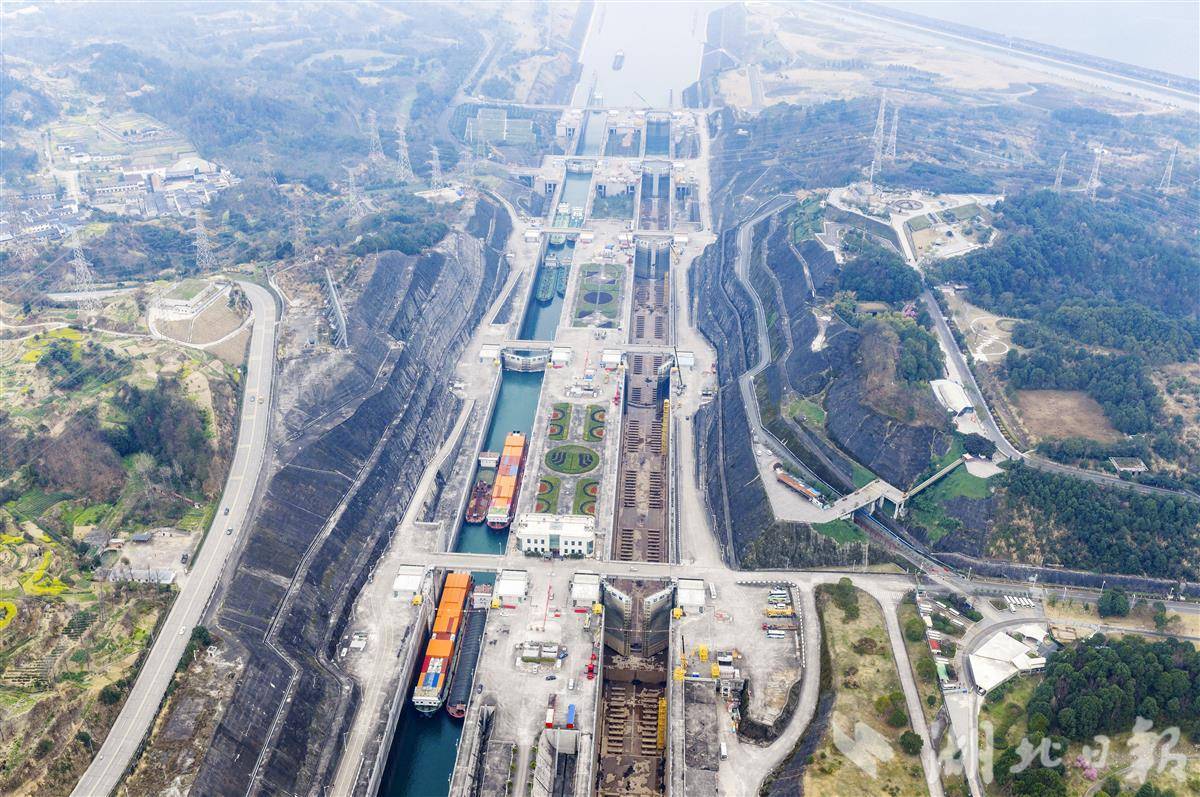  三峡南线船闸4日起实施停航检修
