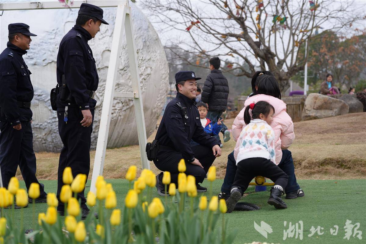 武汉公安发布踏青赏花提示