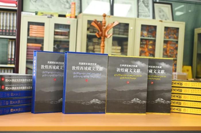 东西问丨才让：敦煌古藏文文献“回归”，见证汉藏交融千年史
