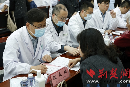 50名大冶籍医疗专家返乡义诊，用医术与乡情铺就“归乡路”